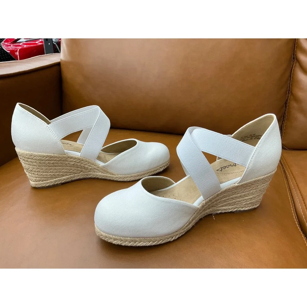 Easy Street Pari Wedge Espadrilles Women 6.5 W White Canvas Elastic
